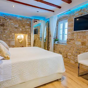 4* Penzion & Stars Free Parking