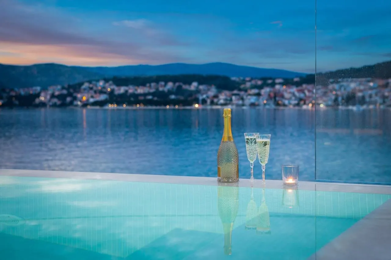 Beachfront Villa Milka With Pool Trogir 0*,