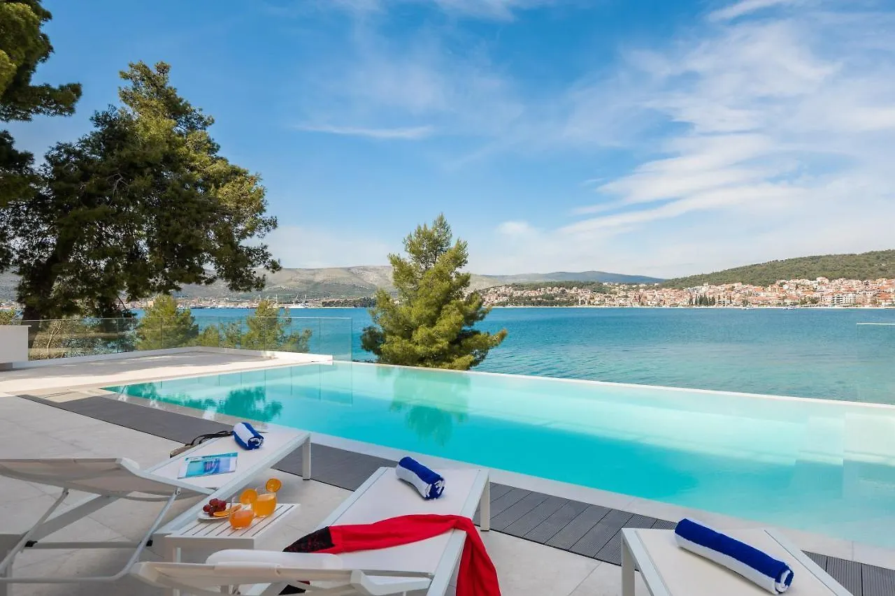 Beachfront Villa Milka With Pool Trogir 0*,